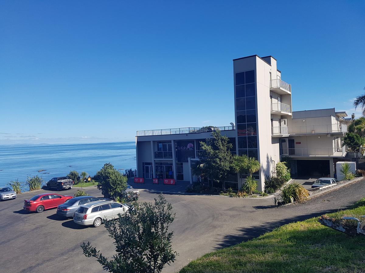 特卡哈海滩度假酒店 Te Kaha 外观 照片